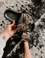 PRE-ORDER CUTESY BOW SLIDES